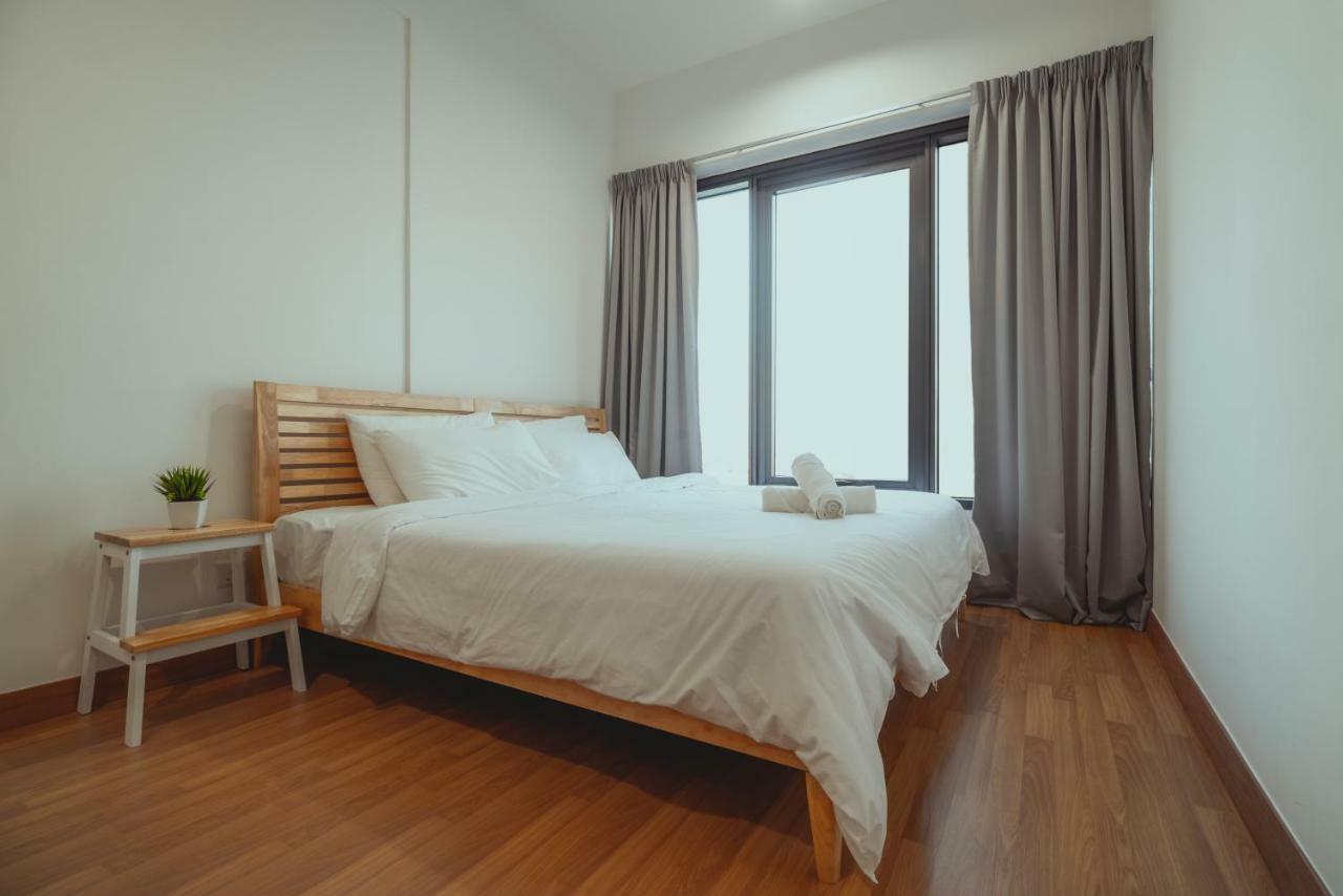 Muji Home 1 - Sea And City View 2Br At 218 Tropicana Near Komtar Foodheaven With Netflix & Tv Box جورج تاون المظهر الخارجي الصورة